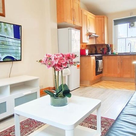Ferienwohnung Flat 2, 6 Tauton Mews In Marylebone London Exterior foto